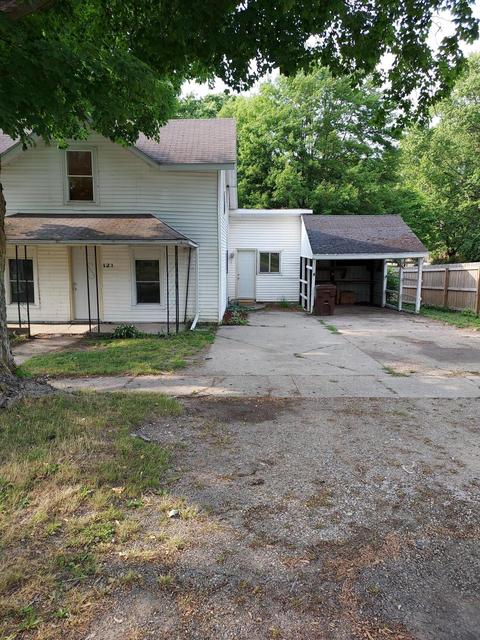 121 E Grant St, Sheridan, MI 48884