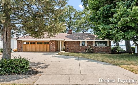 1661 Ruddiman Dr, North Muskegon, MI 49445