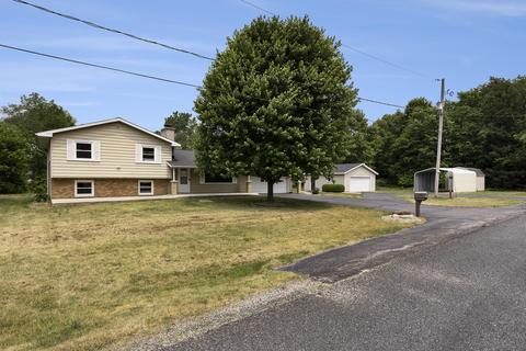 159 Colonial Dr, Augusta, MI 49012 photo 2