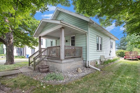 4447 W Hickory Rd, Hickory Corners, MI 49060