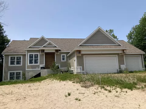 17887 168th Ave, Spring Lake, MI 49456