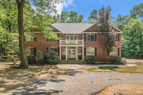 20 James St, Holland, MI 49424