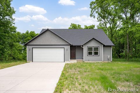12823 Links Lane Ln NE, Gowen, MI 49326