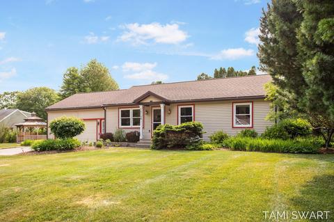 15185 144th Ave, Spring Lake, MI 49456