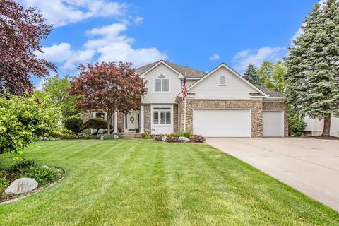 5731 Bloomfield Dr, Grandville, MI 49418