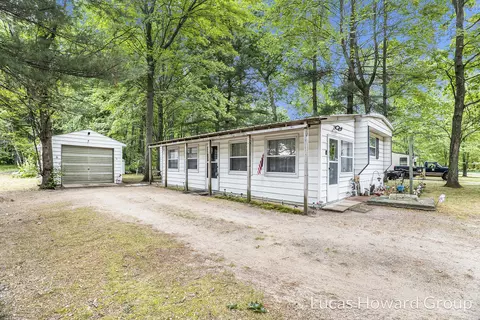 13655 Half Mile Rd NE, Gowen, MI 49326