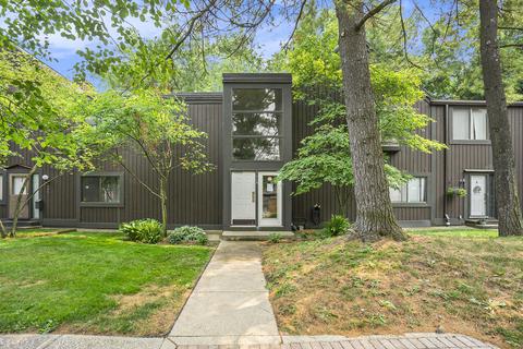 113 Inverness Ct #A, Kalamazoo, MI 49006