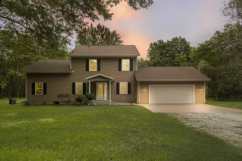 6890 E Sternberg Rd, Fruitport, MI 49415