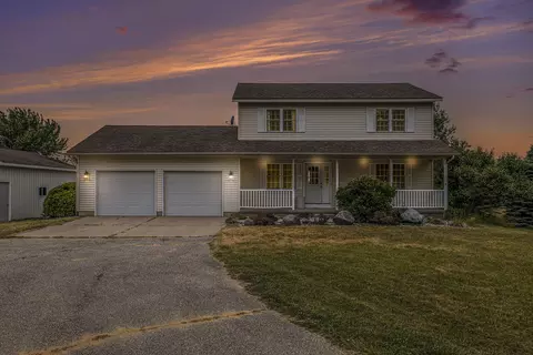 10533 Tefft Ave NE, Rockford, MI 49341