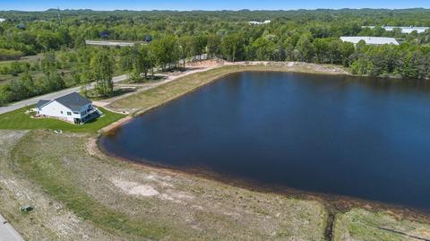 1558 Wilson Rd, Spring Lake, MI 49456