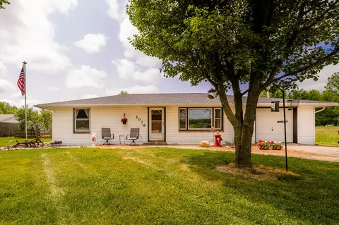 2076 Hillandale Rd, Benton Harbor, MI 49022