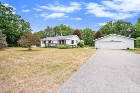 5565 Holton Whitehall Rd, Holton, MI 49425