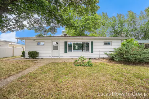 23202 Van Resort Dr, Mendon, MI 49072