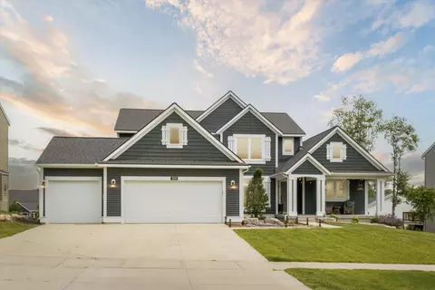 3139 Lowingside Dr, Jenison, MI 49428
