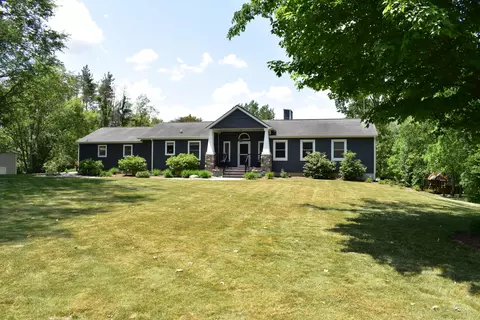 938 15th St, Otsego, MI 49078