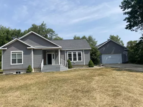 6370 Clubhouse Dr E, Canadian Lakes, MI 49346
