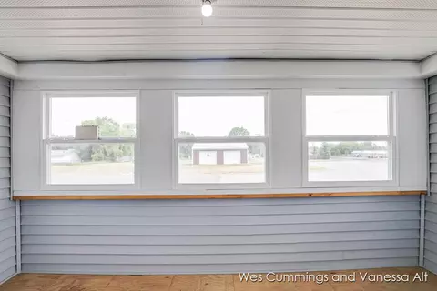 705 Harroun St, Belding, MI 48809 photo 8