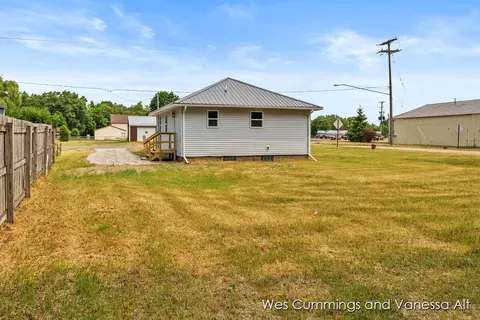 705 Harroun St, Belding, MI 48809 photo 40