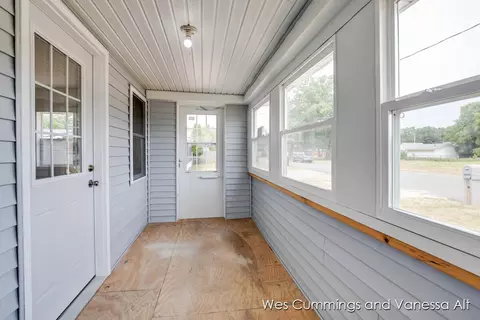 705 Harroun St, Belding, MI 48809 photo 7