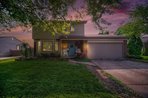 41182 Oak Hill Dr, Clinton Twp, MI 48038