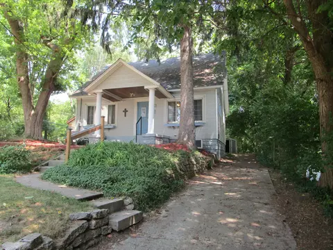 1118 Emerald Ave NE, Grand Rapids, MI 49503