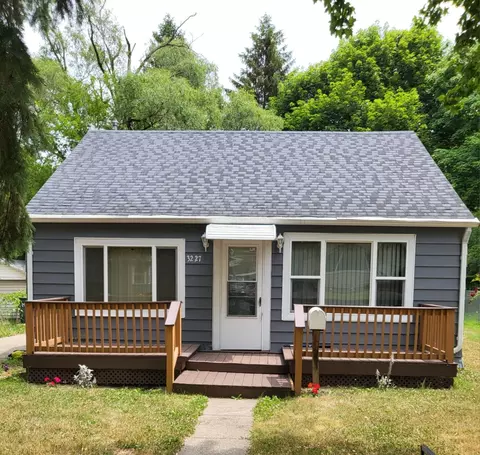 3227 Tenny St, Lansing, MI 48910