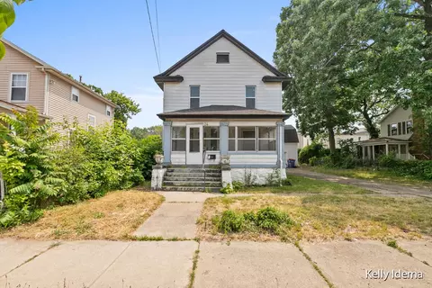 24 Home St SE, Grand Rapids, MI 49507
