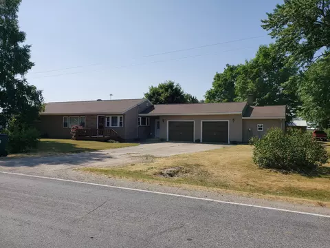 7230 W 72nd St, Fremont, MI 49412