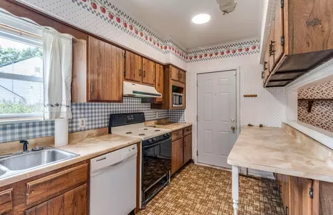714 E Green St, Marshall, MI 49068 photo 8