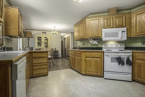 13860 Horton Way, Constantine, MI 49042 photo 3