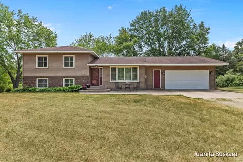 438 126th Ave, Shelbyville, MI 49344