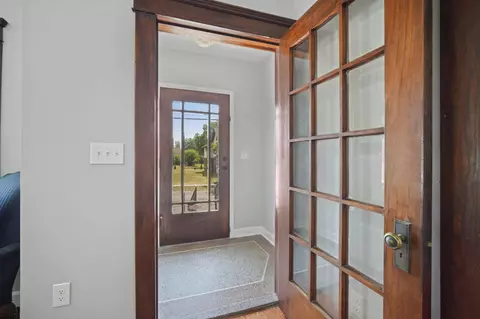 902 1st St, Jackson, MI 49203 photo 4