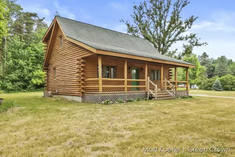 1082 E Sidney Rd, Stanton, MI 48888
