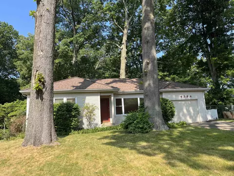 4394 Cleveland Ave, Stevensville, MI 49127