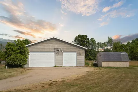 04565 23 12 St, Gobles, MI 49055