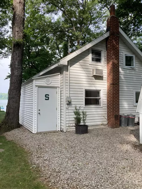 146 Ready Ln, Munith, MI 49259 photo 3