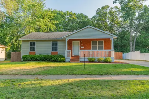 1064 Albert Ave, Muskegon, MI 49442