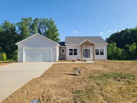5825 N Lake Rd, Clarklake, MI 49234