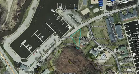 924 Eagle Pointe Dr, St. Joseph, MI 49085 photo 3