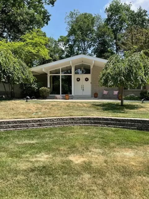 1430 Carlton Rd, Sturgis, MI 49091
