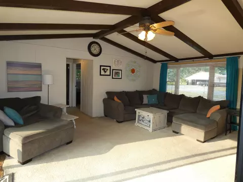 341 S 7th St NE, Cedar Springs, MI 49319