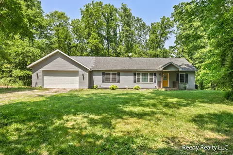 7916 W Peck Lake Rd, Saranac, MI 48881