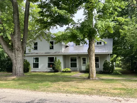 5560 Beecher Rd, Osseo, MI 49266