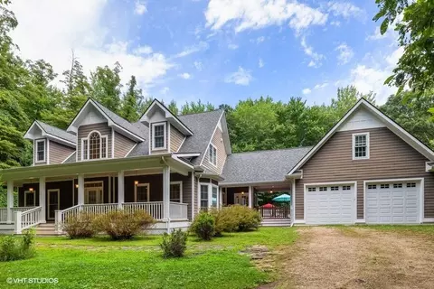 7501 Youngren Rd, Three Oaks, MI 49128