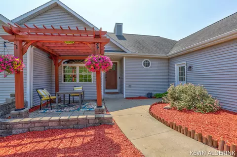 5850 Sandy Way, Zeeland, MI 49464