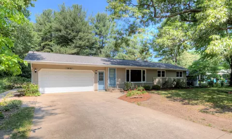 1981 Lake Breeze Dr, Holland, MI 49424