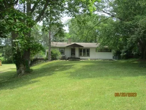 11525 S 48th St, Fulton, MI 49052