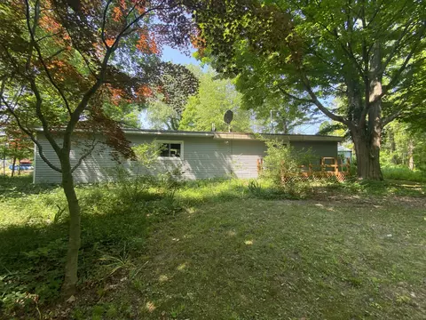 7291 Baseline Rd, South Haven, MI 49090
