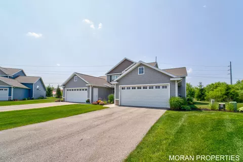 11983 Quincy Meadows Dr, Holland, MI 49424