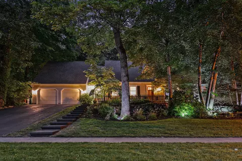 3155 Riverwoods Dr NE, Rockford, MI 49341